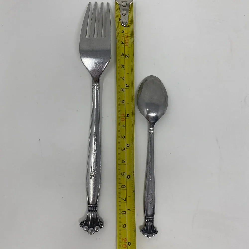 F.B. Rogers Flatware Set Topaz Pattern Shell Design Japan Fork and Spoon Set